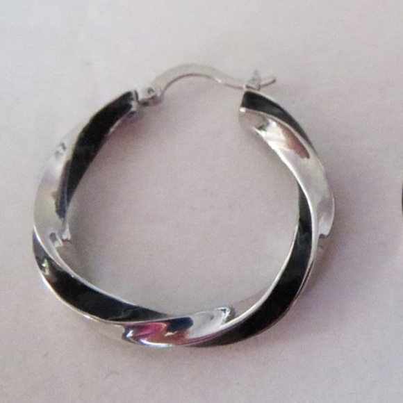 LIA SOPHIA "TWIST & SHOUT" HOOP PIERCED EARRINGS - Picture 4 of 4